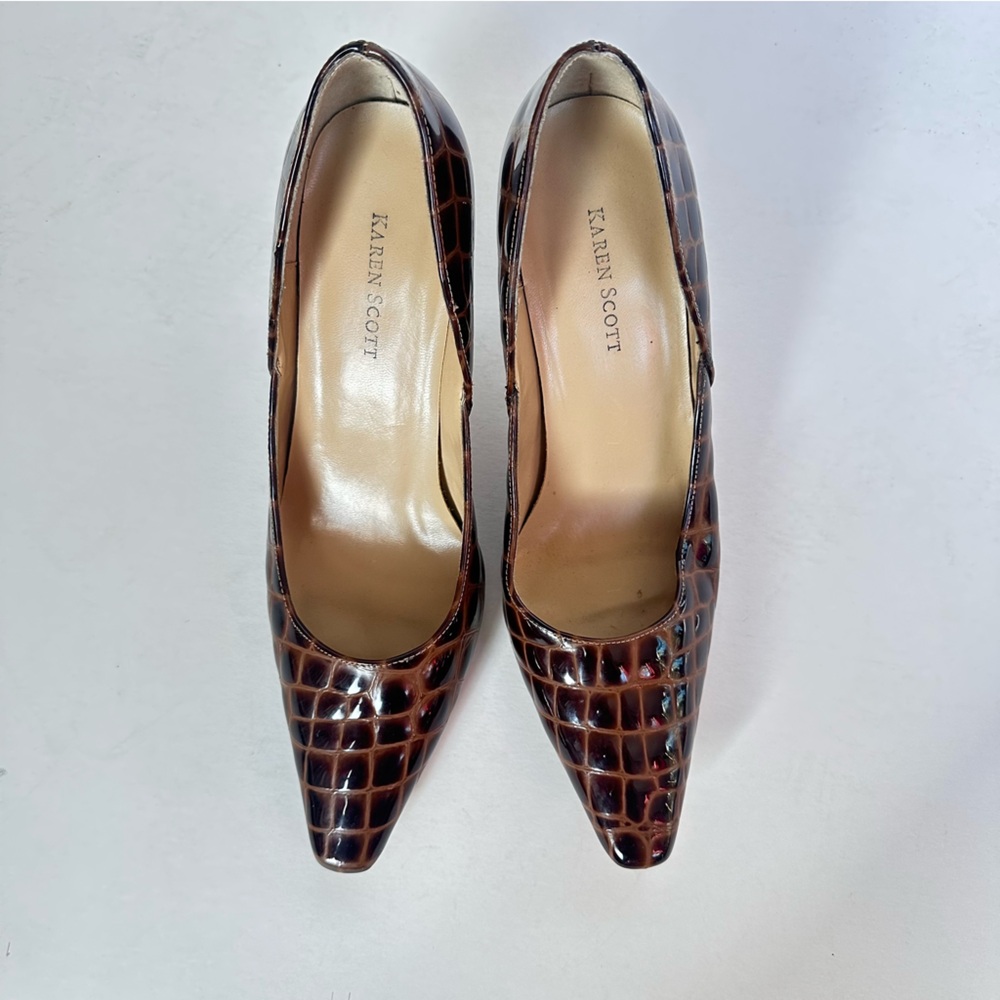 Vintage Karen Scott Marlo Brown Crocodile Embossed Leather High Heels Size 9.5